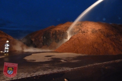Brand Rindenmulchhaufen