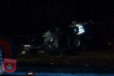 Einsatz Nr.170/2011: Schwerer Verkehrsunfall auf der B 16 - Straße gesperrt