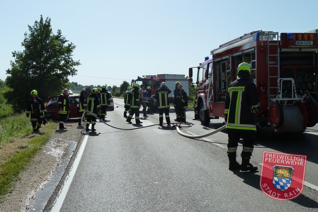 Einsatz Nr. 38/2014: Auto fängt nach Unfall Feuer