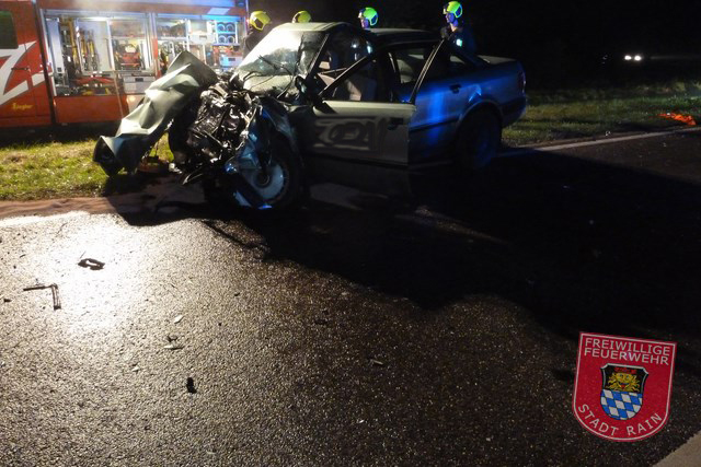 Einsatz Nr.81/2014: Auto kracht frontal gegen Laster